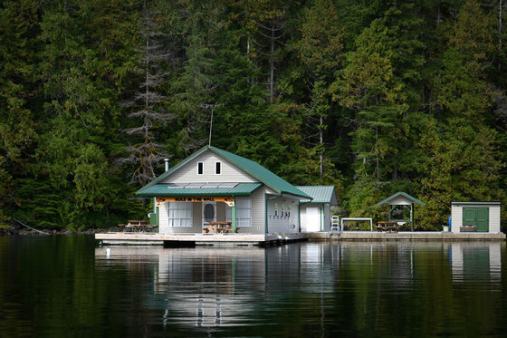 Private Floating Lodge - Hole in the Wall, Tlupana Inlet - Nootka Sound, BC