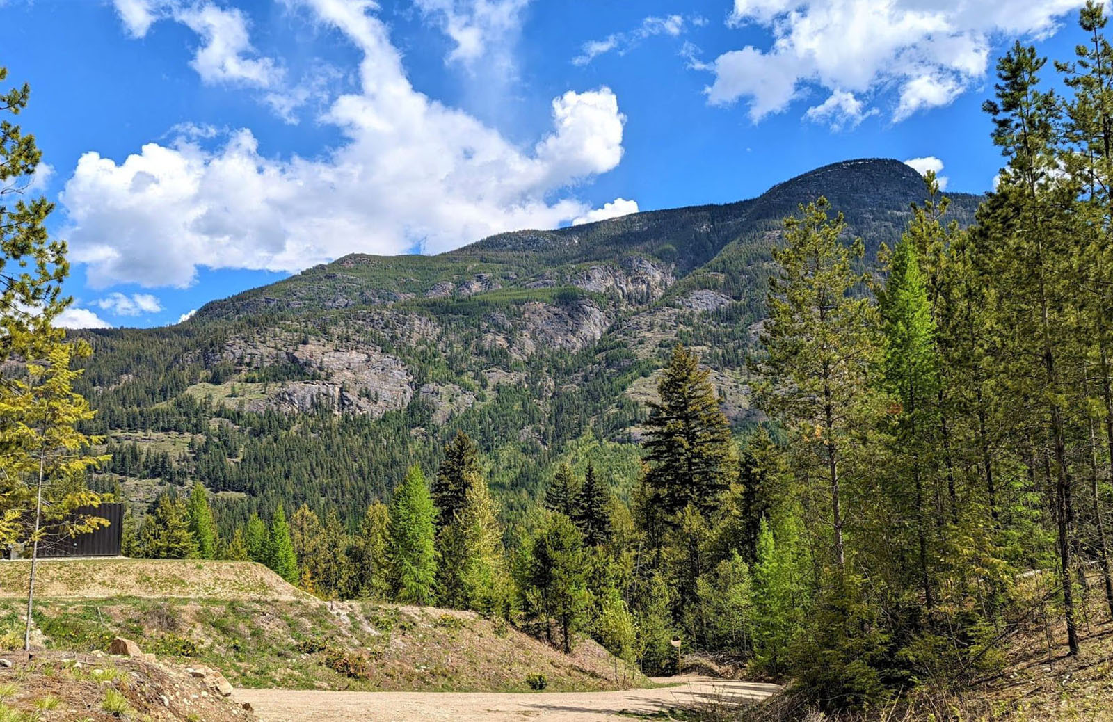 Big Sky Retreat Slocan Valley LandQuest® Realty